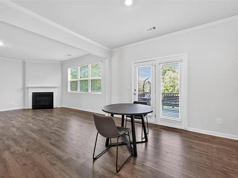 7566 Jennadee Dr — Photo 4