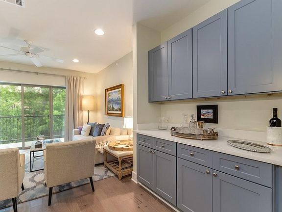 3rd image of 908 Nueces St #26