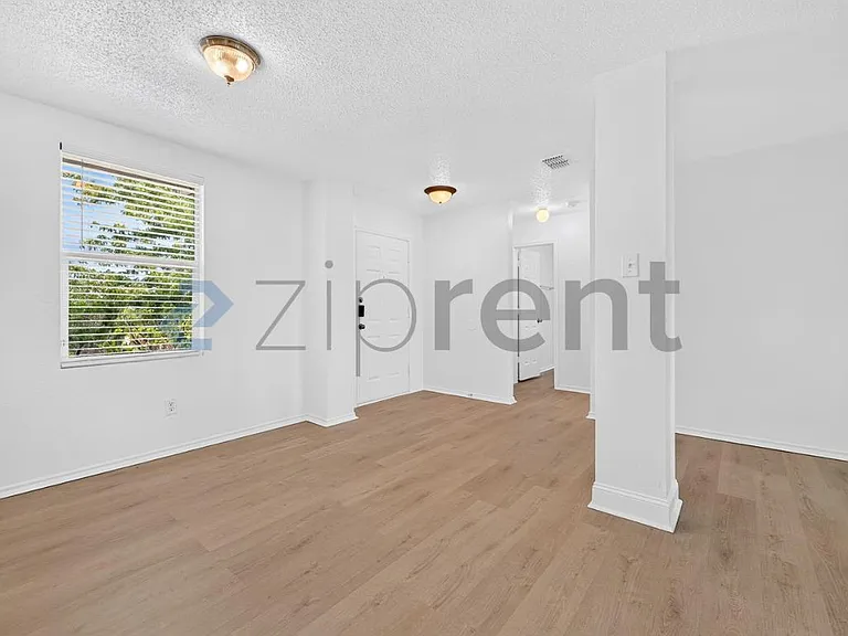 1320 Junction Run — Photo 6