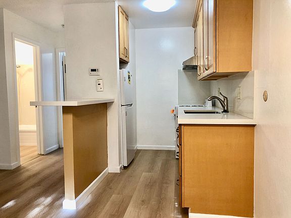 5th image of 427 E 19th St #4