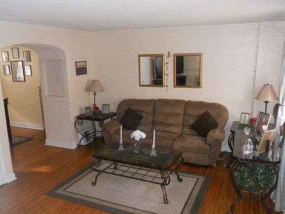 2nd image of 1816 S Newkirk St