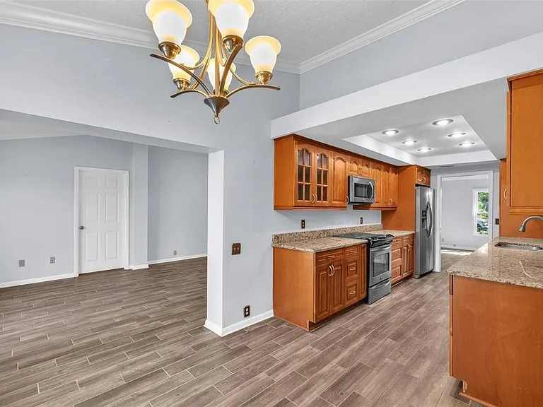 1702 Horseshoe Dr — Photo 9
