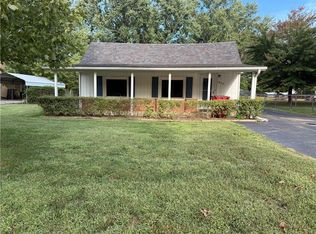 1013 S Main Rd, Independence, MO 64056