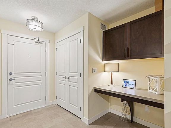 5th image of 2300 W Evanston Sq NW #208