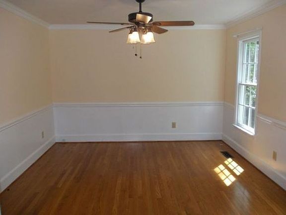 3rd image of 4519 Rockwood Dr