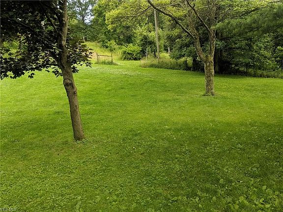 4th image of 859 8th Dr NE