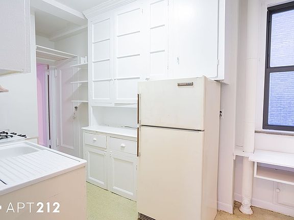 4th image of 221 W 82nd St APT 9A