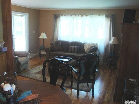 3rd image of 93 S Evergreen Dr