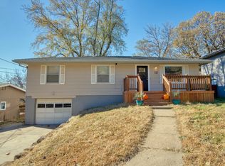 348 Skyline Dr, Council Bluffs, IA 51503