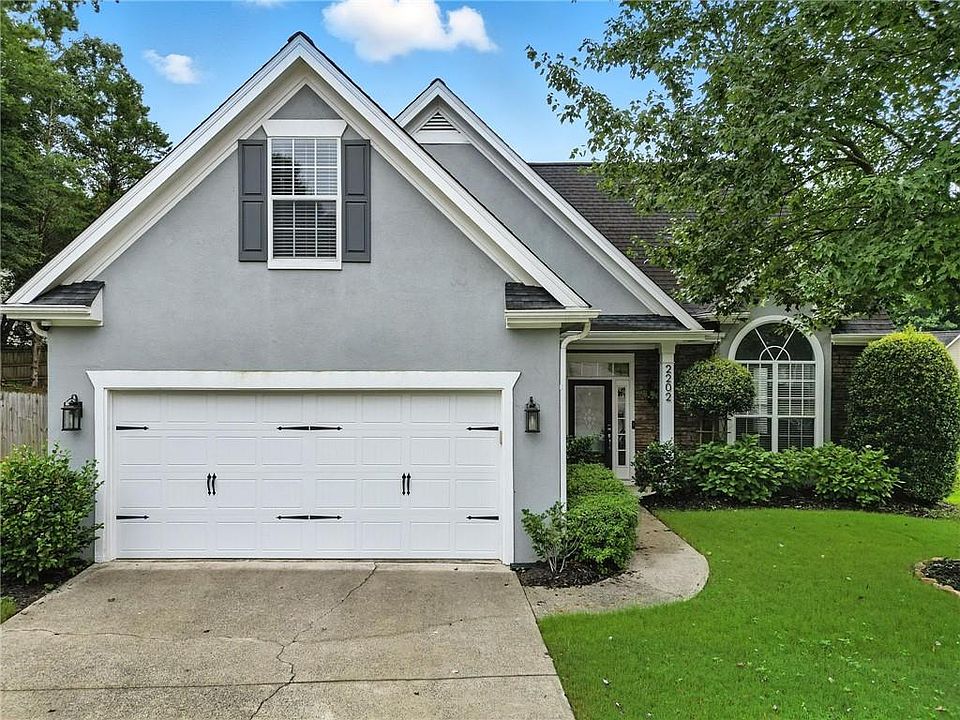 1st image of 2202 Berryhill Cir SE