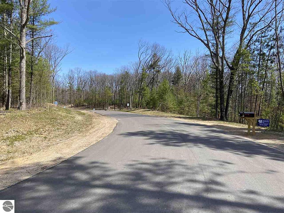 1st image of 2193 Arbutus Pointe Dr