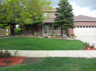 2121 Westbury Dr, Woodridge, IL 60517