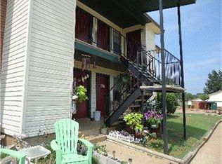 1905 E Murchison St, Palestine, TX 75801