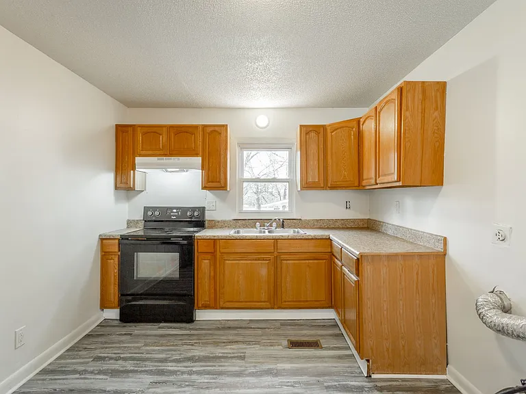 7725 Hansley Dr — Photo 6