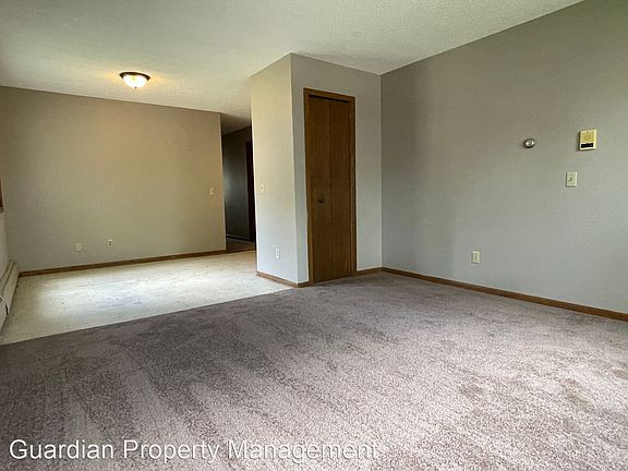 4th image of 2921 30th Ave S APT 2