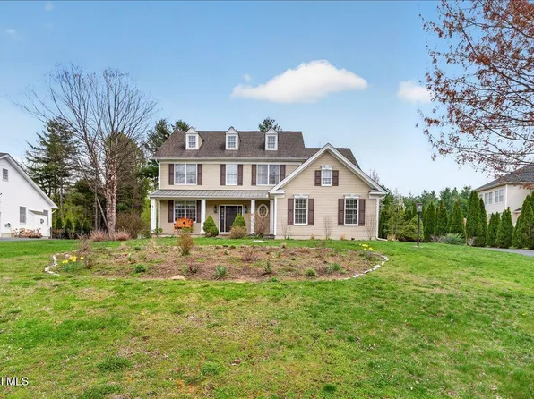 65 Stone Crest Drive, Mechanicville, NY 12118