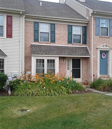 2nd image of 421 Maple Glen Cir