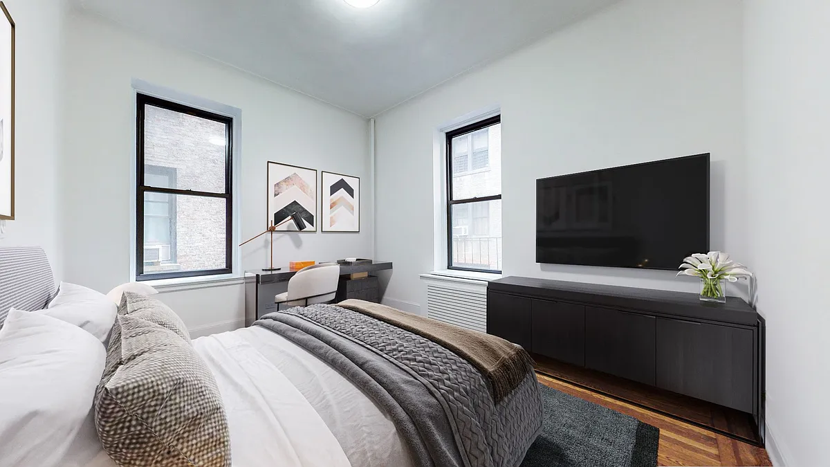 Building Photo - 106 E 81st St #5C