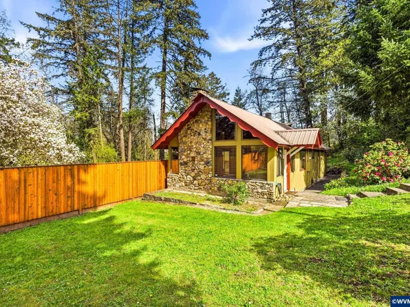 940 Oak Ter, Sweet Home, OR 97386