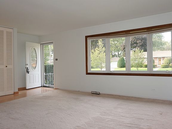 2nd image of 644 N Gibbons Ave