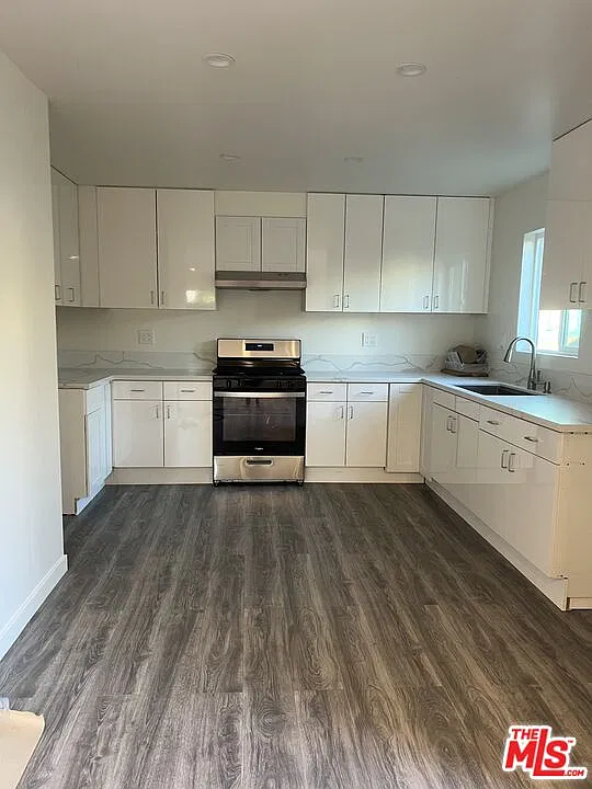 3 bed, 3.0 bath, 1200 sqft, $4,000 — Photo 2