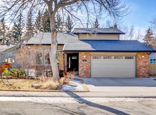 851 Edgemont Rd NW, Calgary, AB T3A 2J1