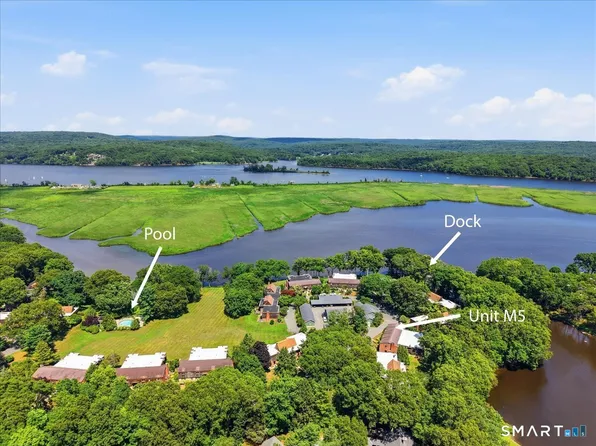 85 River Road #M5, Essex, CT 06426