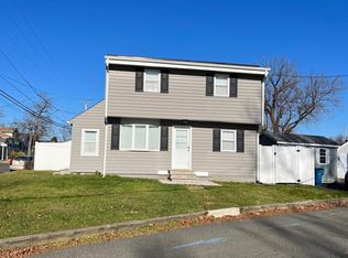 197 Cleveland Ave, Laurence Harbor, NJ 08879