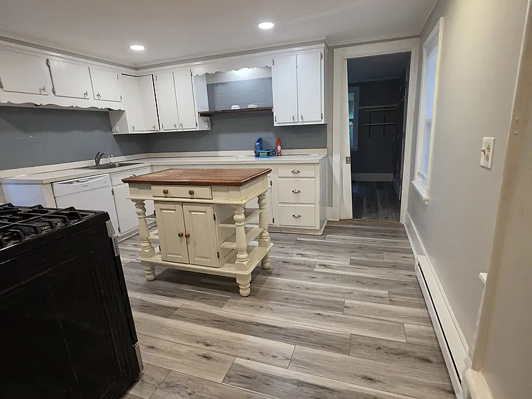 196 Palmer Ave — Photo 8
