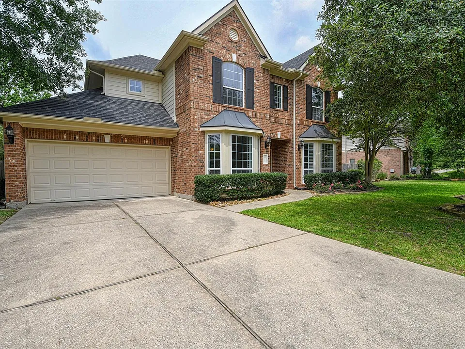 15 E Scribewood Cir