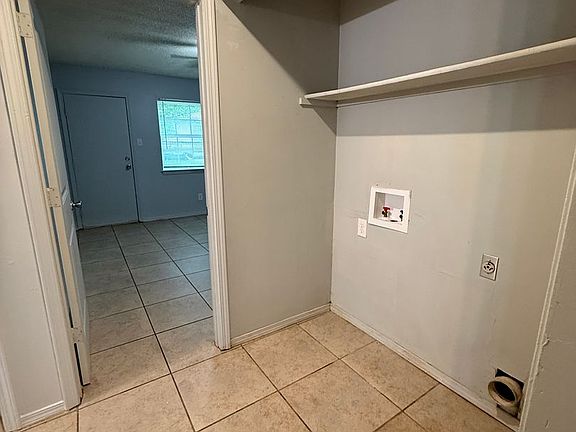5th image of 2609 S 16th St #2611