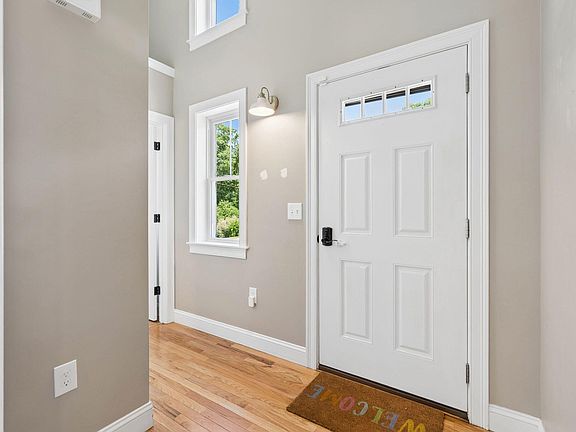 4th image of 42 Dc Drive