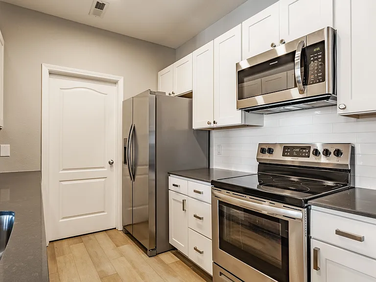 1411 Fairfax Manor Dr — Photo 21