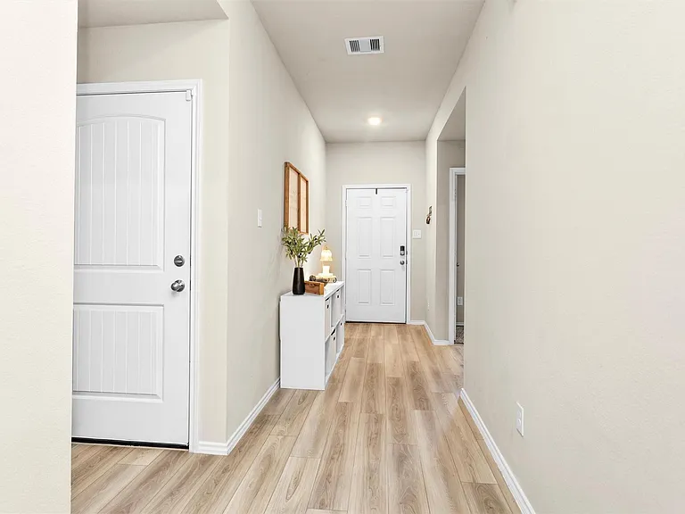312 Pecos Dr — Photo 8