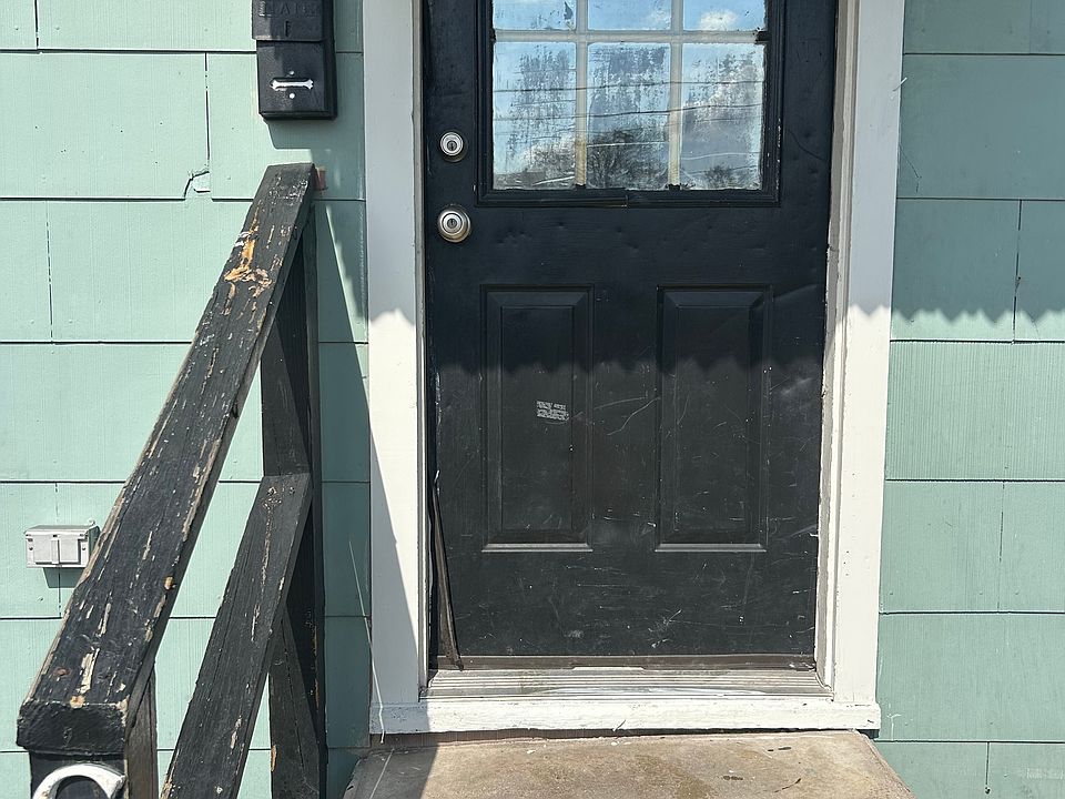 1st image of 607B Alamo St