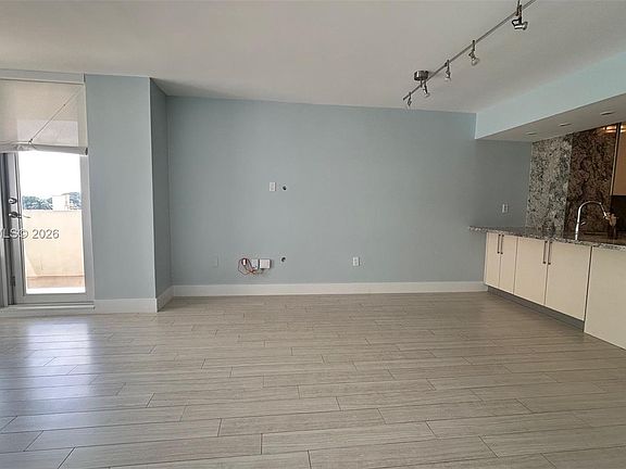 4th image of 2899 Collins Ave APT 724