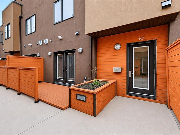 4th image of 1717 N 27th Ave SW #10