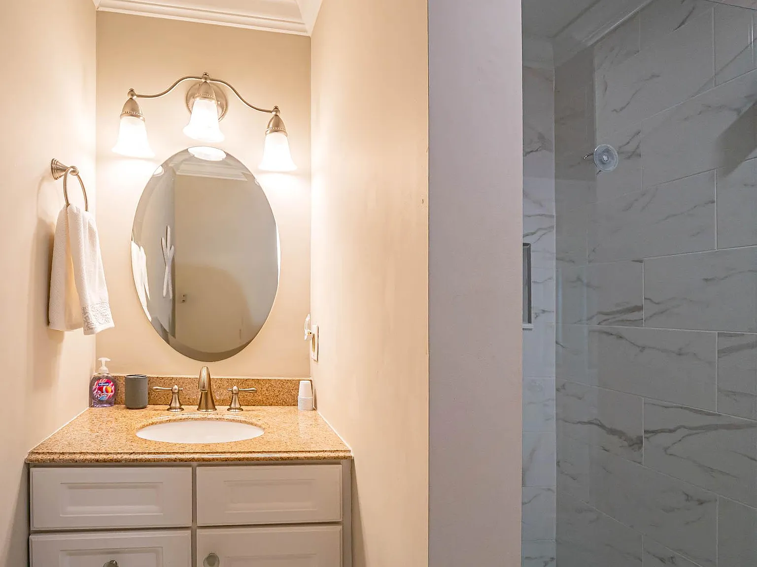 2 bed, 1000 sqft, $3,100 — Photo 4