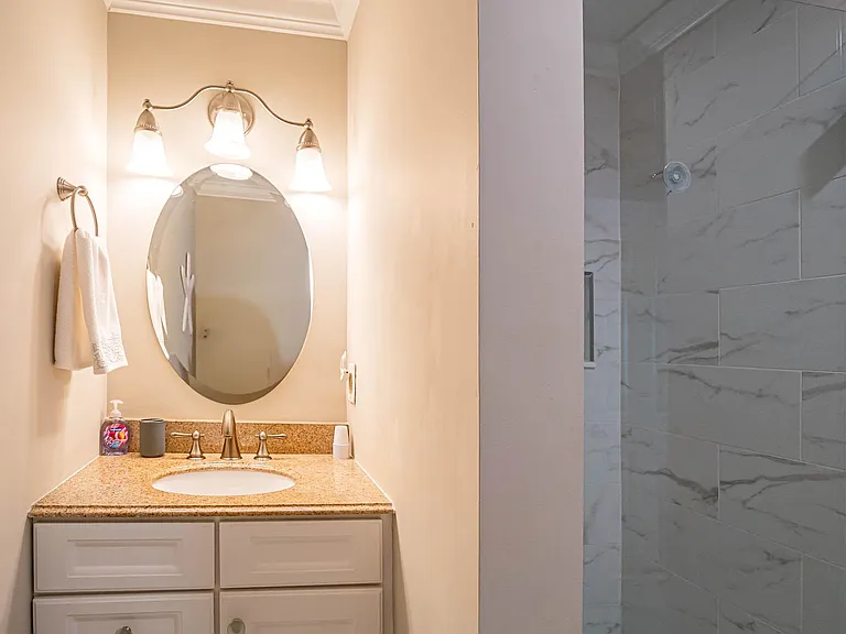 20 Pine Arbor Ln #202 — Photo 4