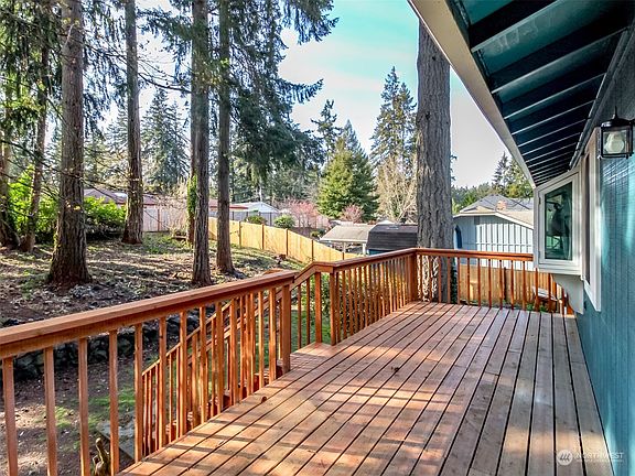 4th image of 11512 83rd Avenue SW