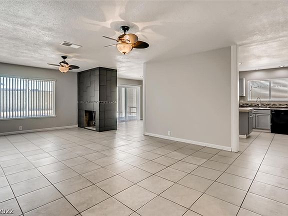 4th image of 4545 Bennett Dr