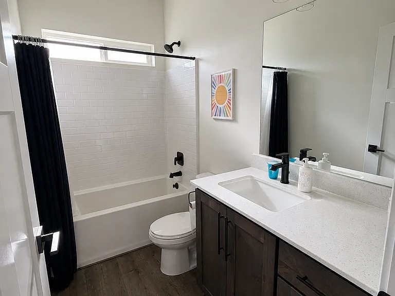 Upstairs full bath