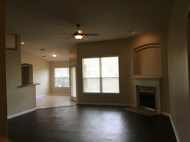 2024 Chaucer Ln — Photo 2