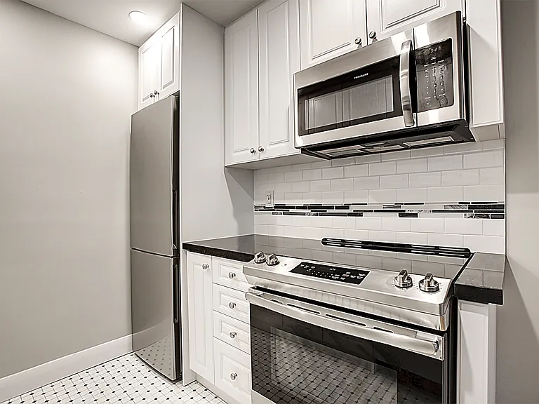 90 Jameson Ave — Photo 11