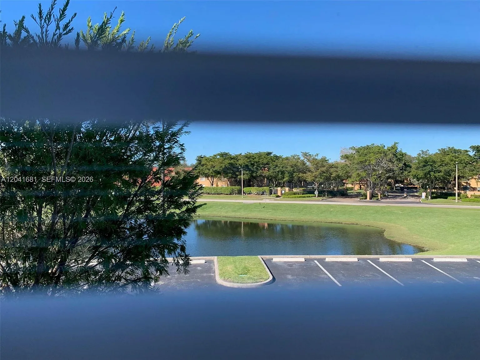 Coral Key Condo — Photo 3