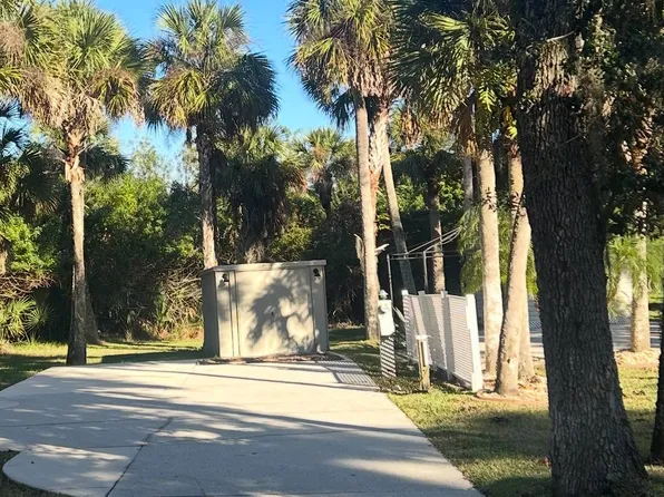 382 Oak Cove Rd, Titusville, FL 32780