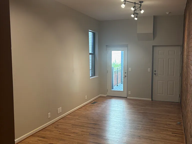 437 Clark St #A — Photo 8