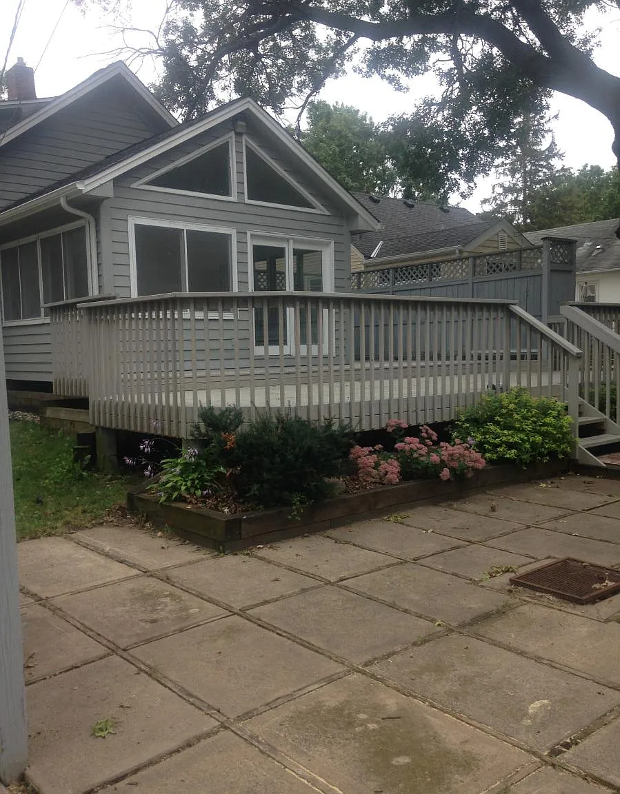 3 bed, 1400 sqft, $2,400 — Photo 2