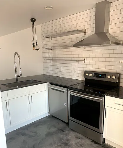4233 N Longview Ave #202 Photo 1