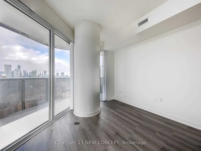 138 Downes St N #3816 — Photo 12